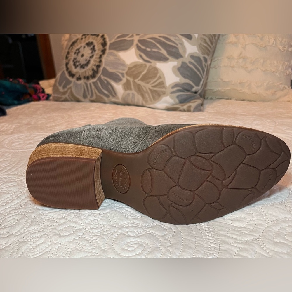 Kork-Ease Dark Taupe Gray Suede Ankle Booties - Picture 5 of 7
